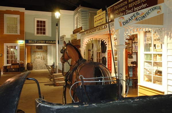 burnie-regional-museum-horse-and-carriage-compressed.jpg